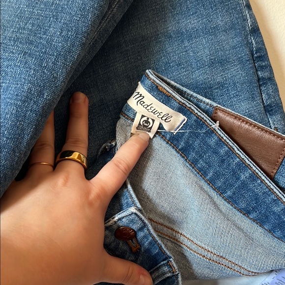 Curvy Perfect Vintage Crop Jean - Picture 6 of 6